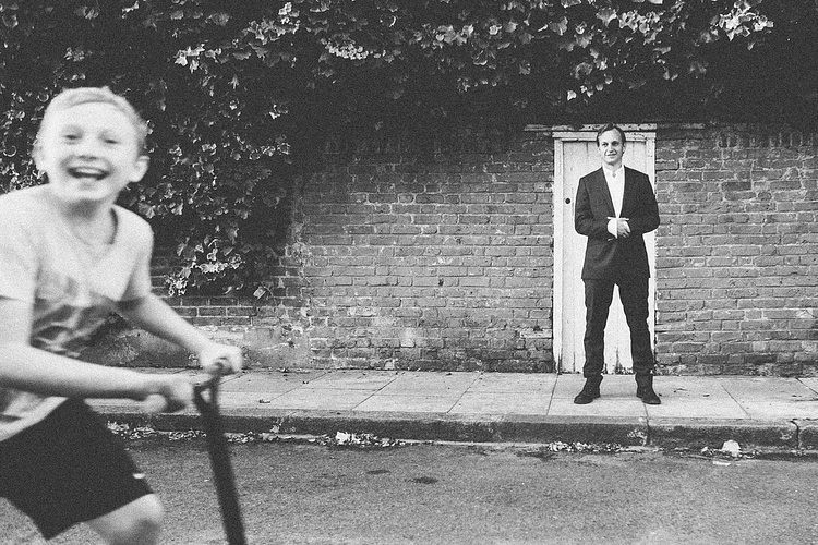 Willy Mason captured in a London moment